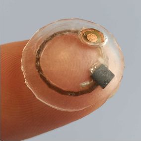 Microfluidic smart contact lens on a fingertip