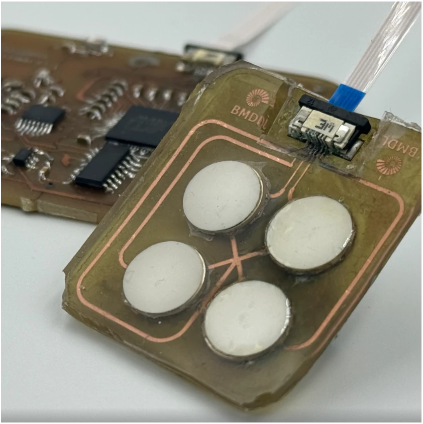 Flexible wearable ultrasound array with four transducer elements